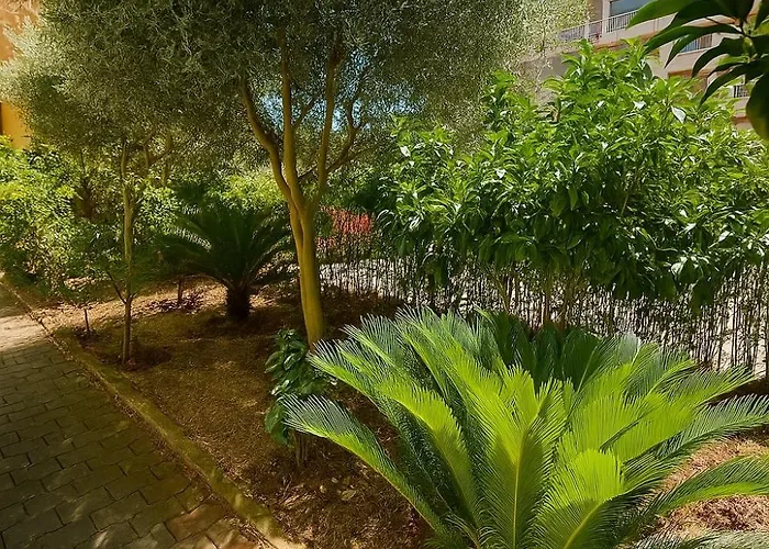 Comfort&cozy Near Airport & Bus Terminal Apartment