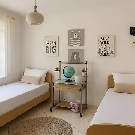 Comfort&cozy Near Airport & Bus Terminal Apartman *