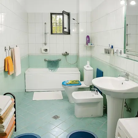 Apartament Comfort&cozy Near Airport&bus Terminal *